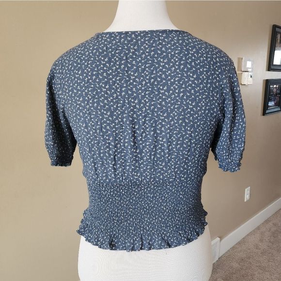 Paper crane smocked floral cop top - Picture 3 of 5